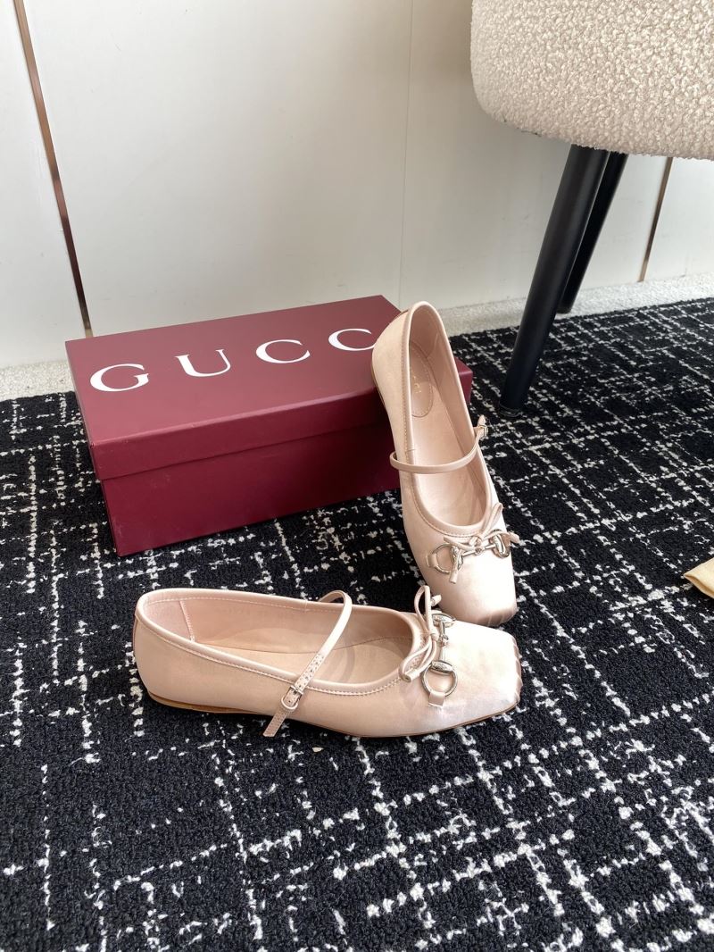 Gucci Flat Shoes